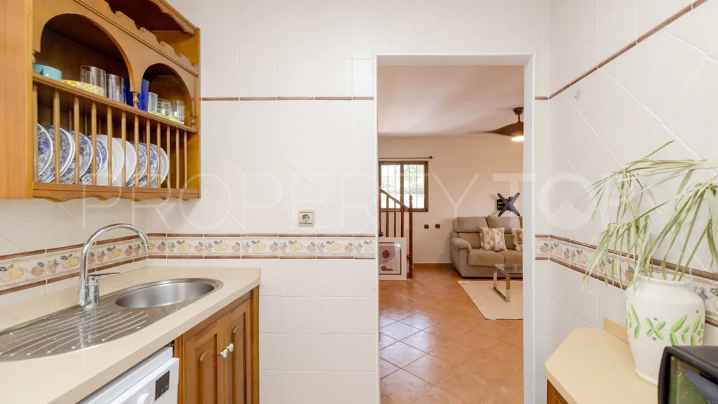 Se vende chalet en Benamara