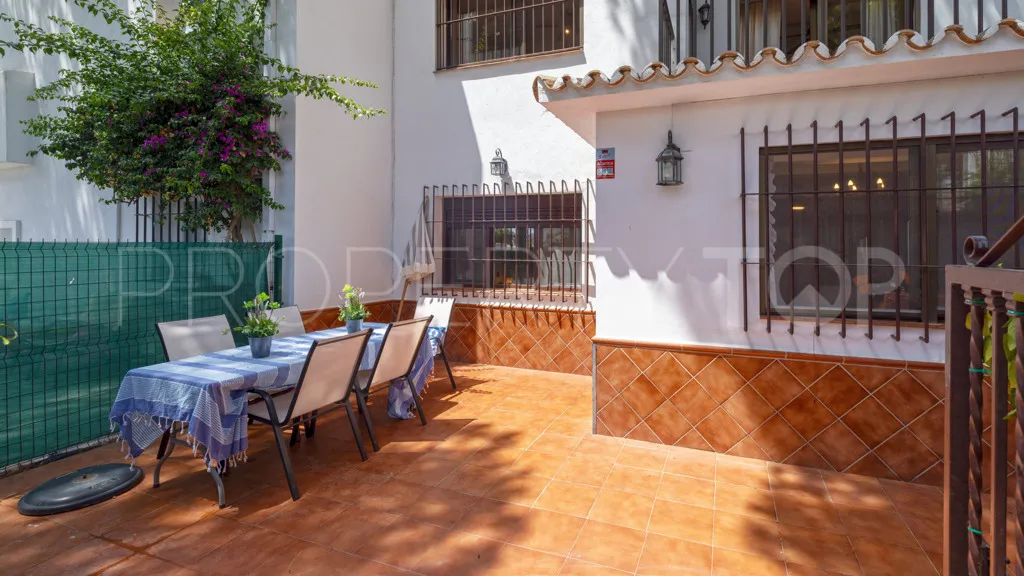 Se vende chalet en Benamara