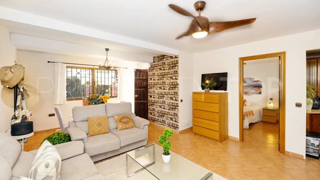 Se vende chalet en Benamara