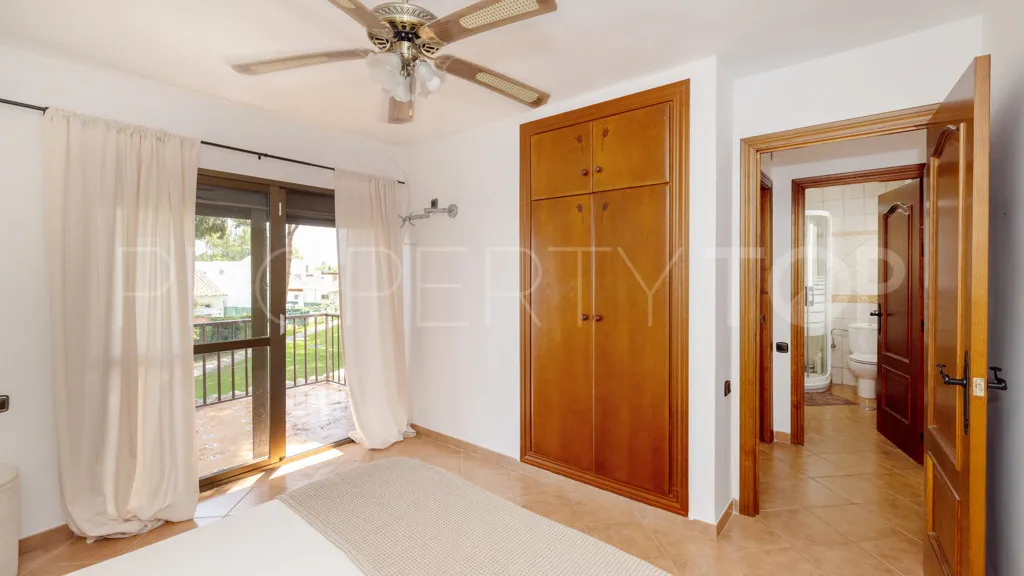 Se vende chalet en Benamara