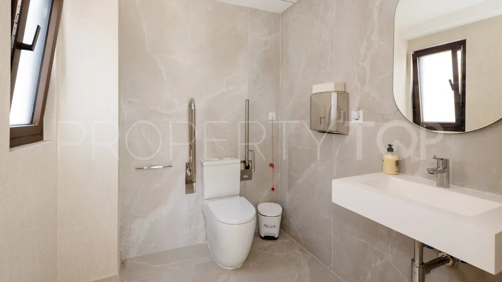 Se vende edificio en Estepona