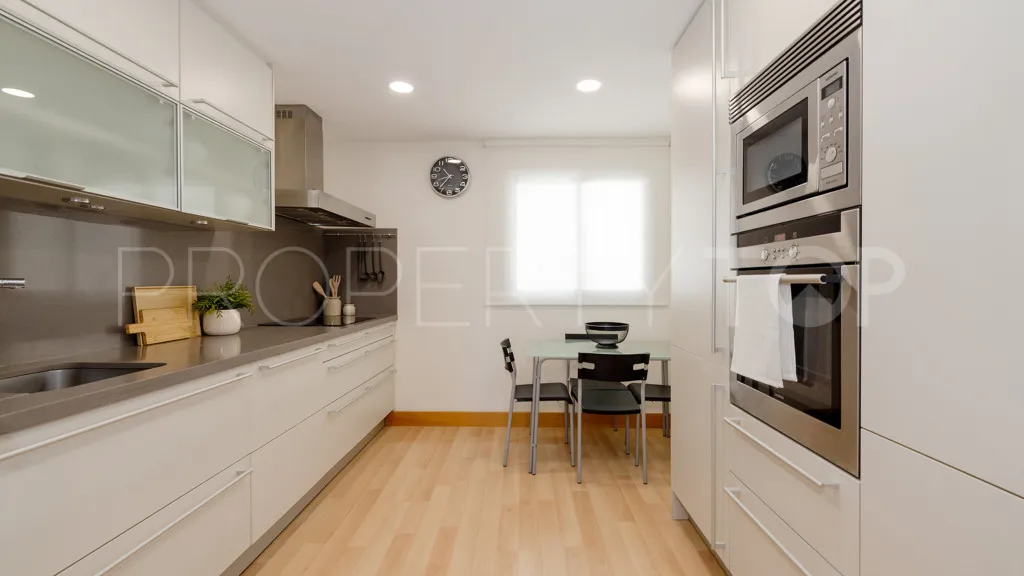 Se vende apartamento en Estepona Puerto de 3 dormitorios