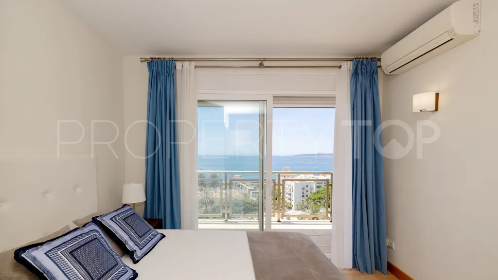 Se vende apartamento en Estepona Puerto de 3 dormitorios