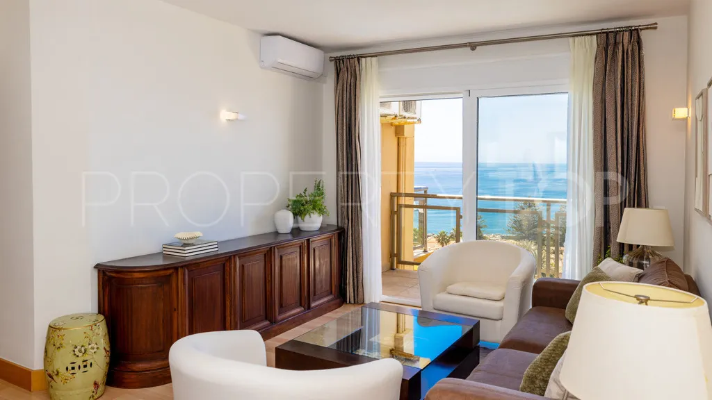 Se vende apartamento en Estepona Puerto de 3 dormitorios