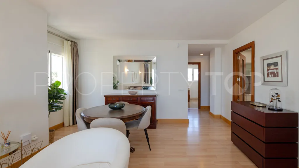 Se vende apartamento en Estepona Puerto de 3 dormitorios