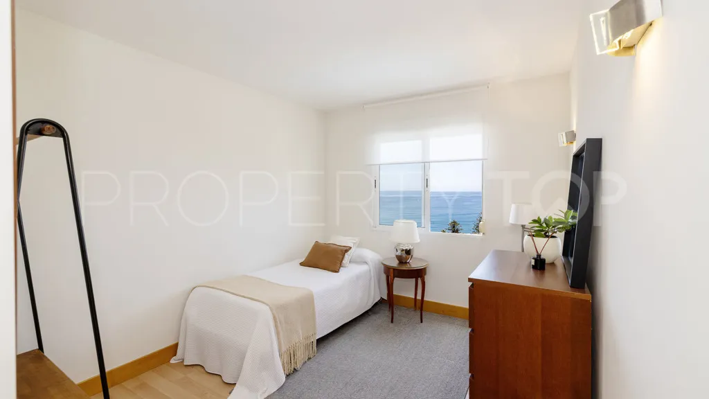 Se vende apartamento en Estepona Puerto de 3 dormitorios