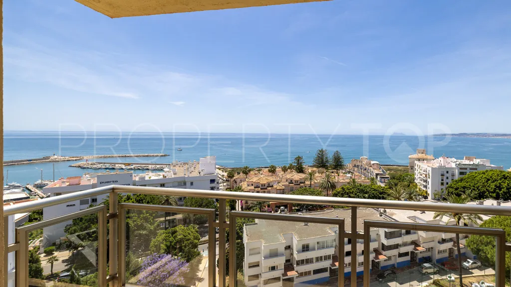 Se vende apartamento en Estepona Puerto de 3 dormitorios