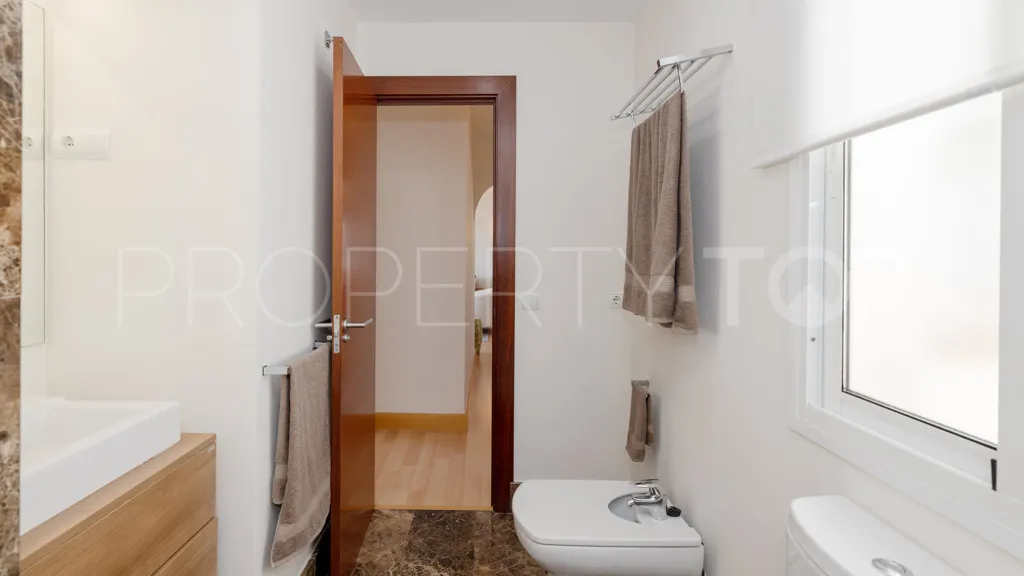 Se vende apartamento en Estepona Puerto de 3 dormitorios