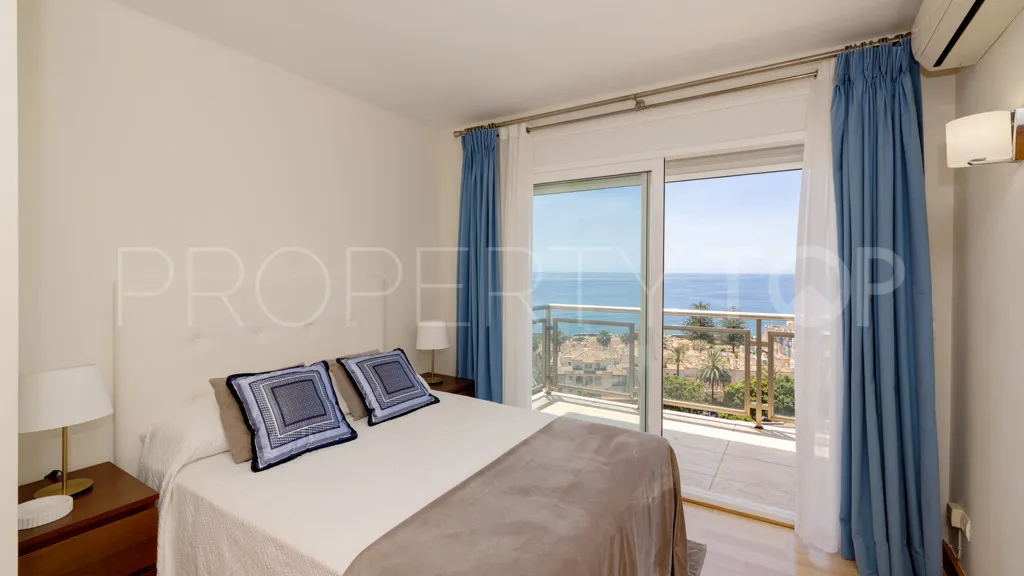Se vende apartamento en Estepona Puerto de 3 dormitorios