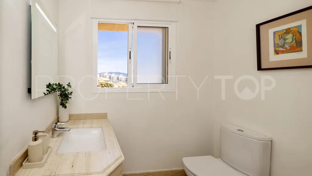 Se vende apartamento en Estepona Puerto de 3 dormitorios