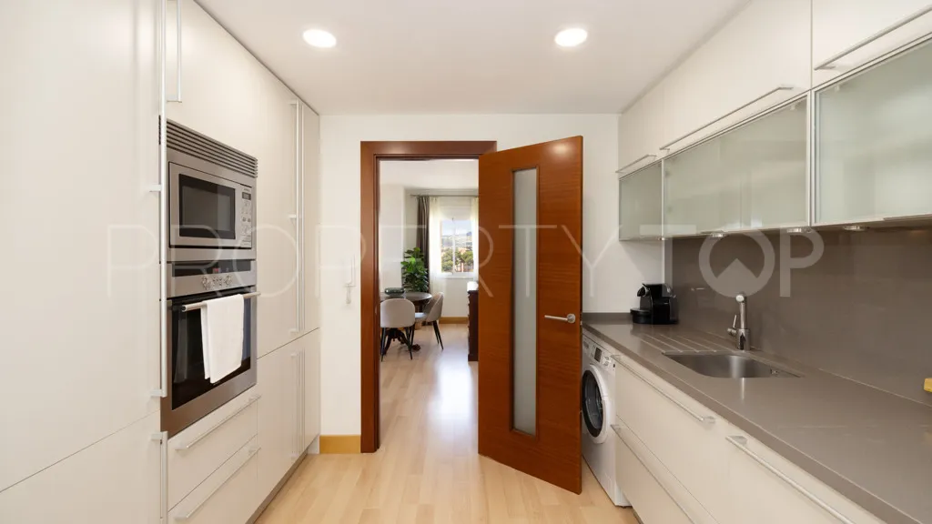 Se vende apartamento en Estepona Puerto de 3 dormitorios