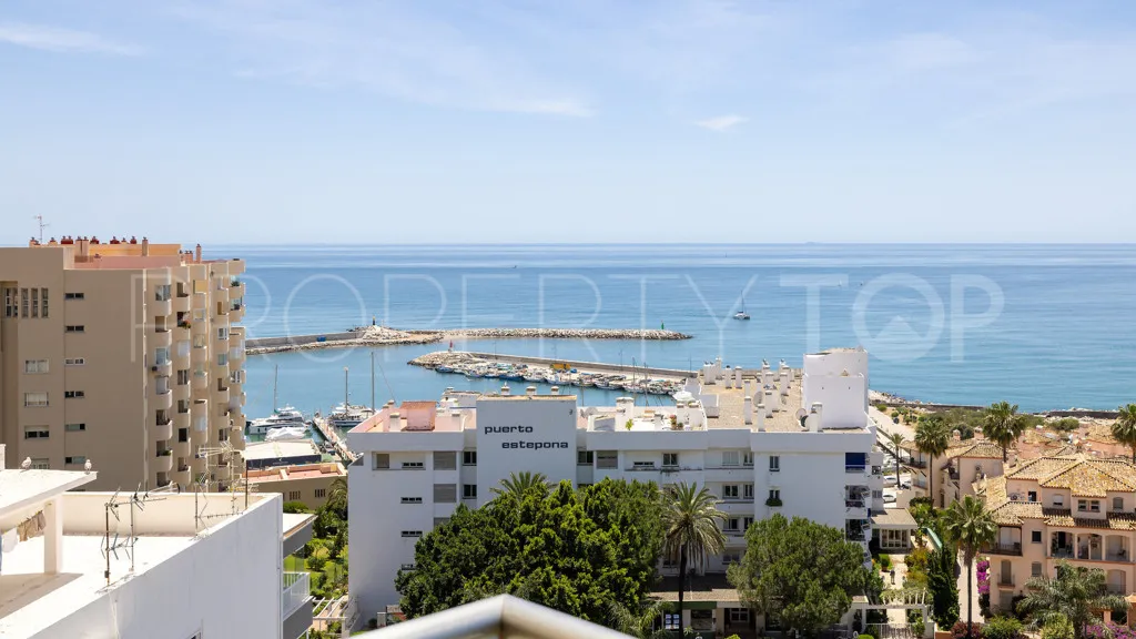 Se vende apartamento en Estepona Puerto de 3 dormitorios