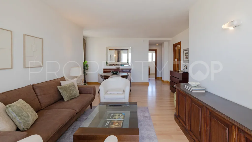 Se vende apartamento en Estepona Puerto de 3 dormitorios