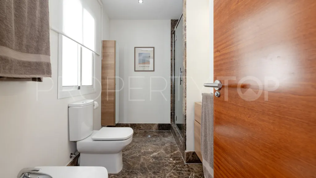 Se vende apartamento en Estepona Puerto de 3 dormitorios