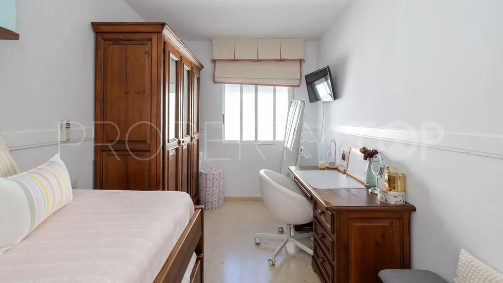 Apartamento de 3 dormitorios en venta en Estepona
