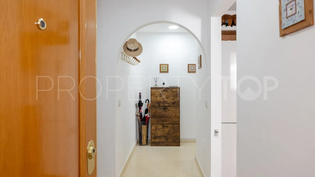 Apartamento de 3 dormitorios en venta en Estepona