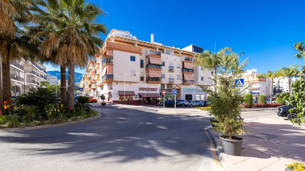 Apartamento de 3 dormitorios en venta en Estepona