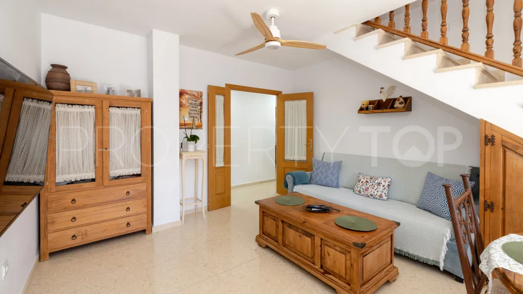 Apartamento de 3 dormitorios en venta en Estepona