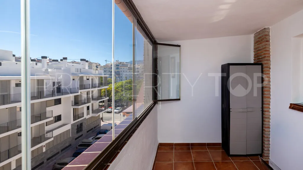 Apartamento de 3 dormitorios en venta en Estepona