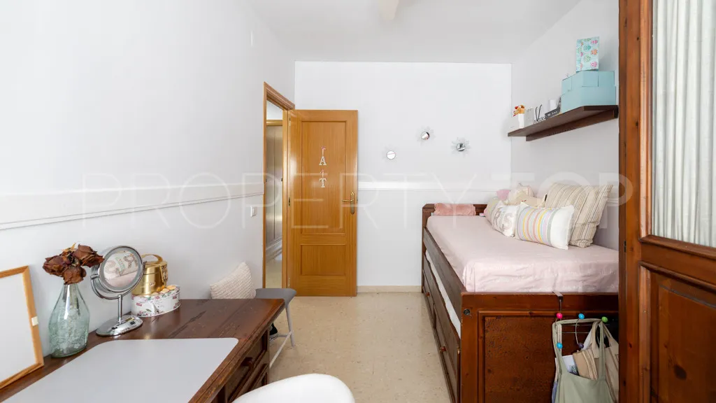 Apartamento de 3 dormitorios en venta en Estepona