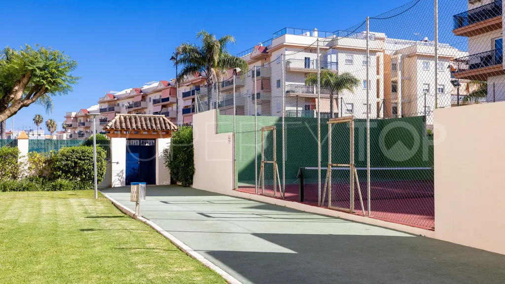 Apartamento de 3 dormitorios en venta en Estepona