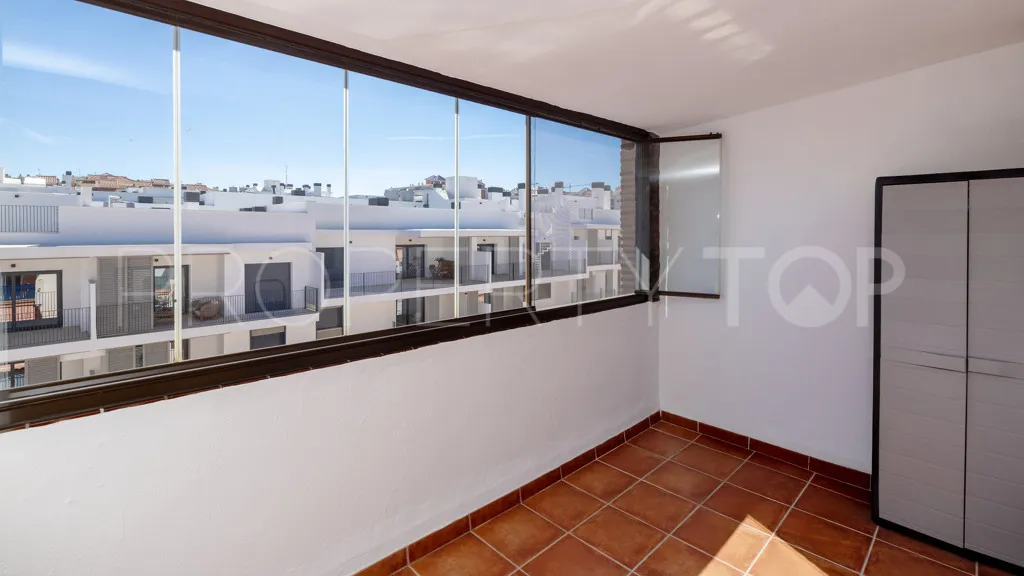 Apartamento de 3 dormitorios en venta en Estepona
