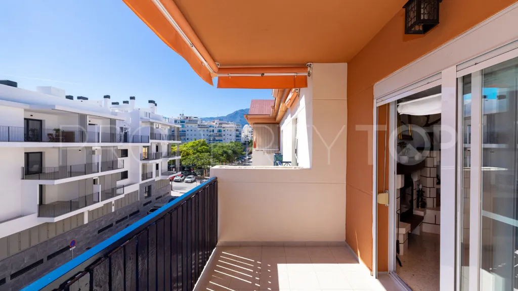 Apartamento de 3 dormitorios en venta en Estepona