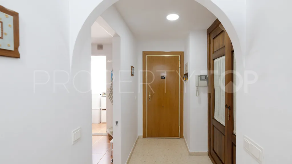 Apartamento de 3 dormitorios en venta en Estepona
