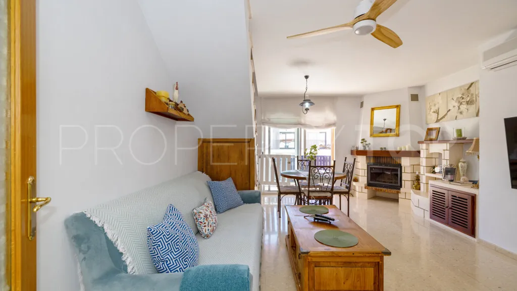 Apartamento de 3 dormitorios en venta en Estepona