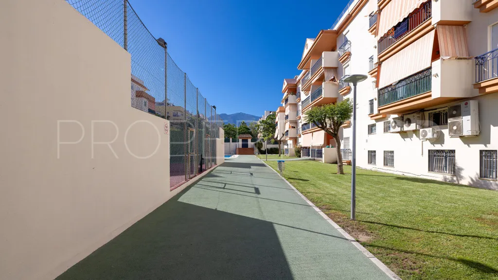 Apartamento de 3 dormitorios en venta en Estepona
