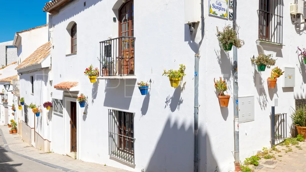 For sale chalet in Estepona