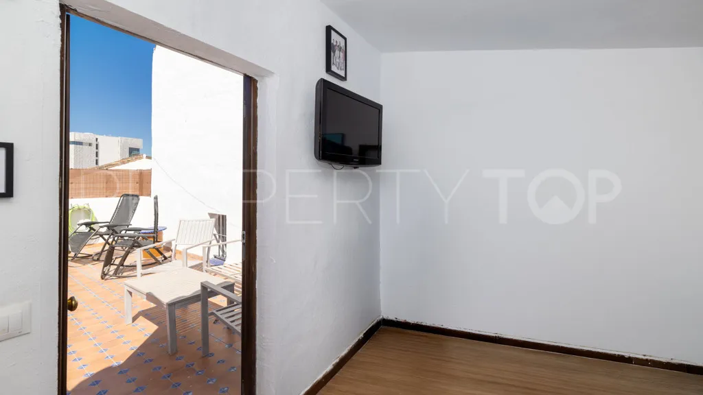 For sale chalet in Estepona