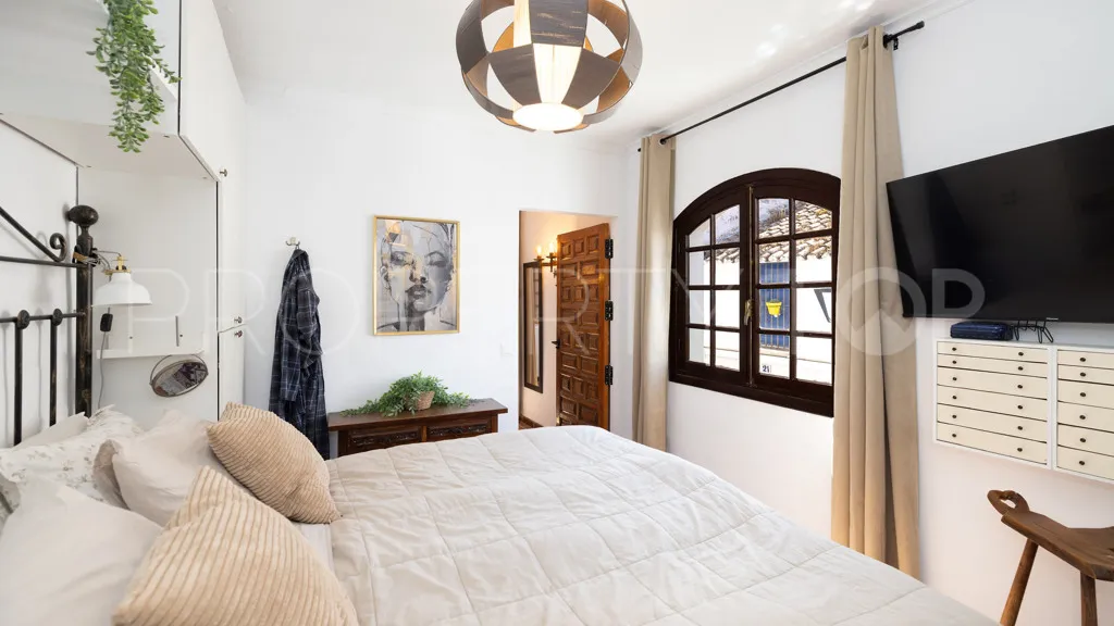 For sale chalet in Estepona