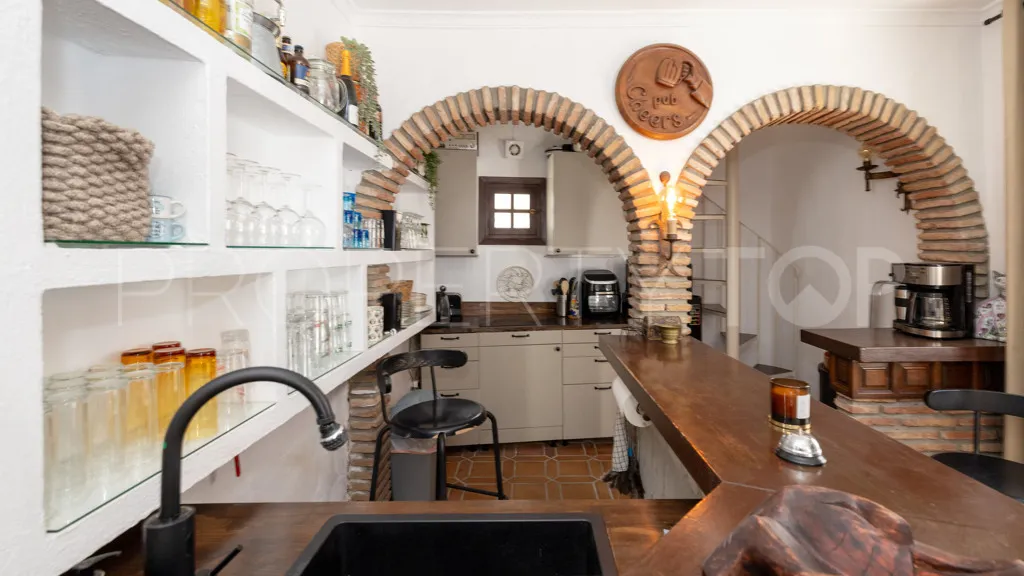 For sale chalet in Estepona