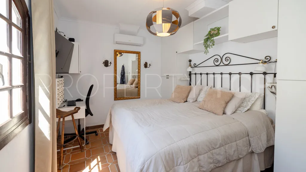 For sale chalet in Estepona