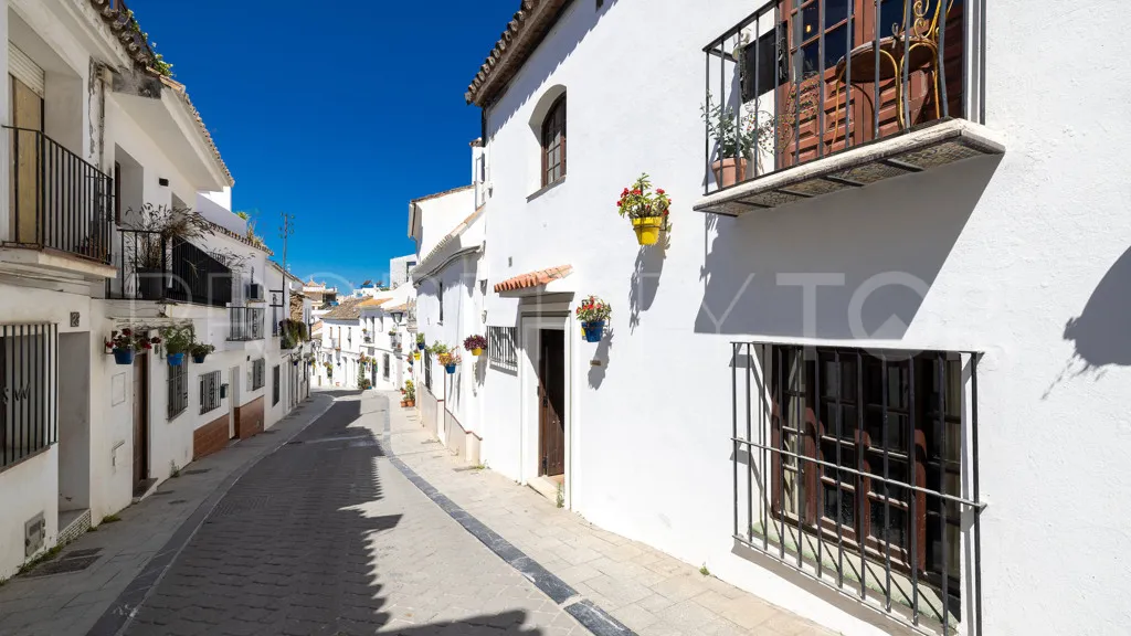 For sale chalet in Estepona