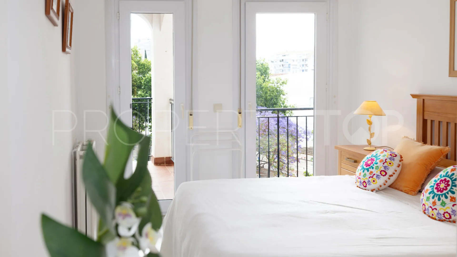 Apartamento en venta en Estepona Puerto con 3 dormitorios