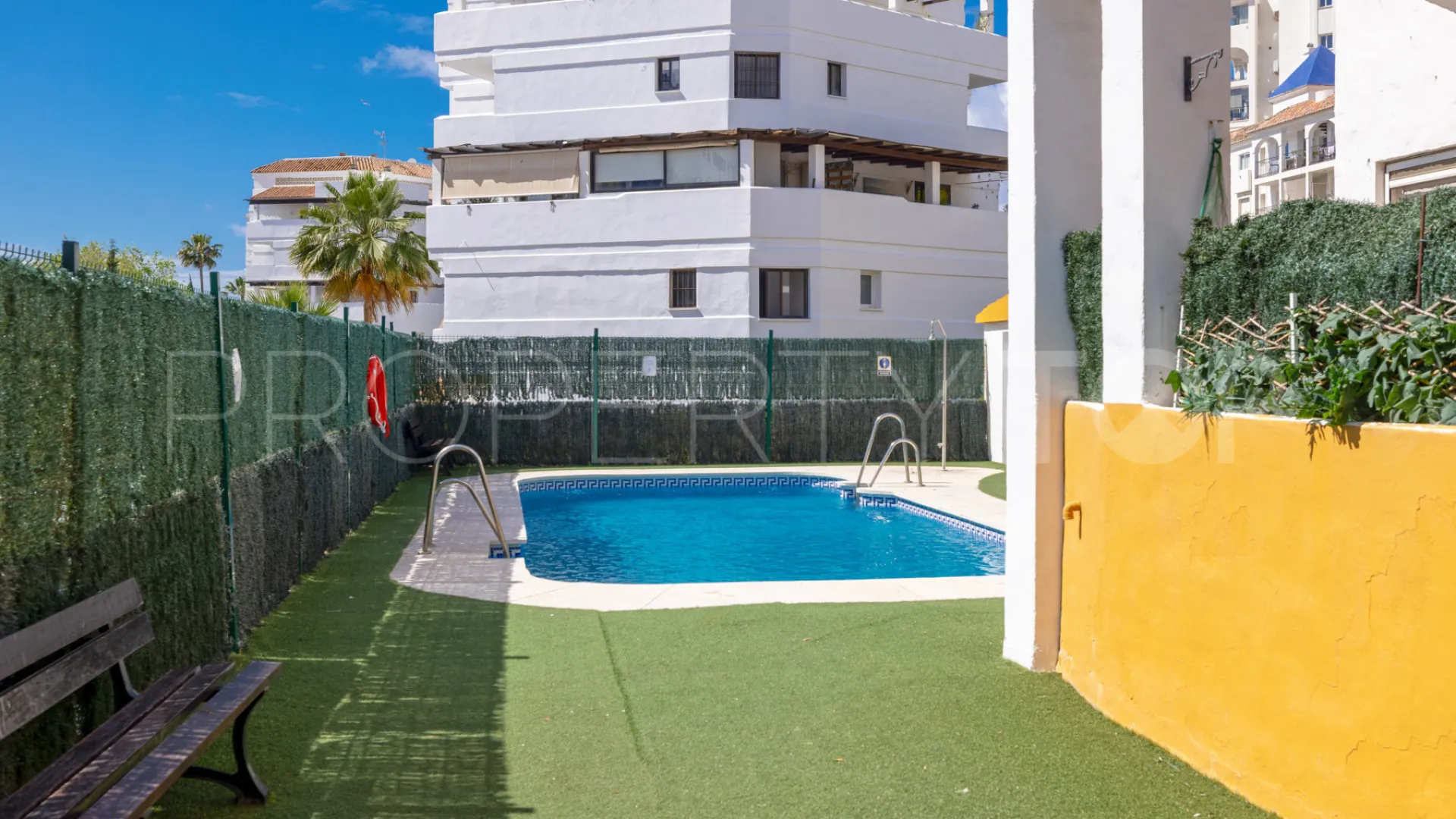 Apartamento en venta en Estepona Puerto con 3 dormitorios