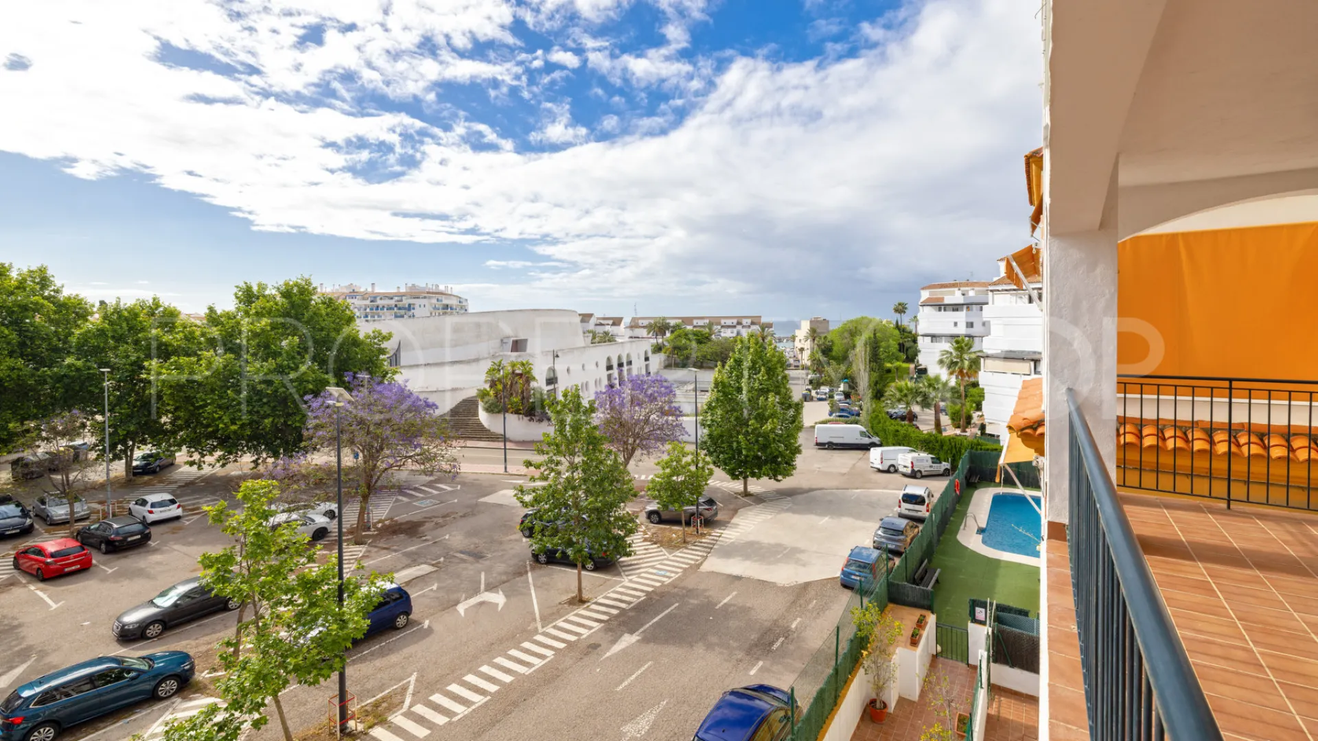 Apartamento en venta en Estepona Puerto con 3 dormitorios