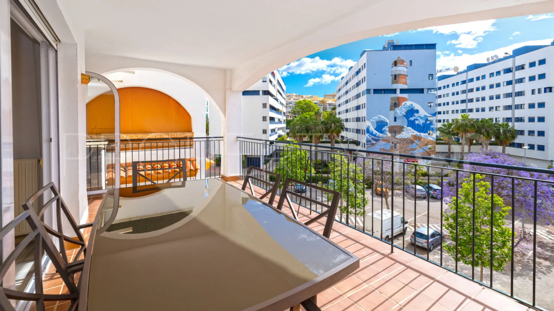 Apartamento en venta en Estepona Puerto con 3 dormitorios