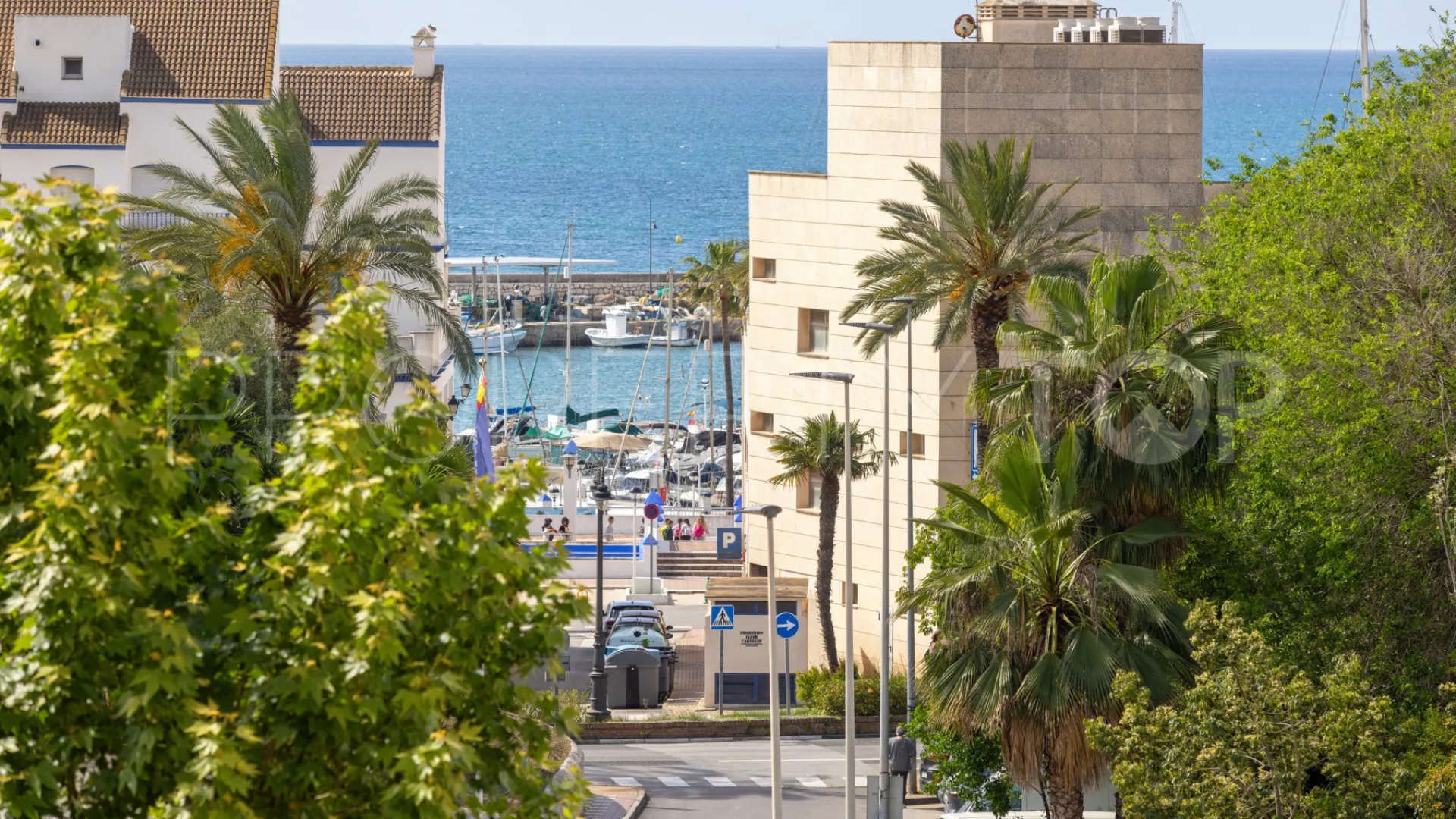 Apartamento en venta en Estepona Puerto con 3 dormitorios