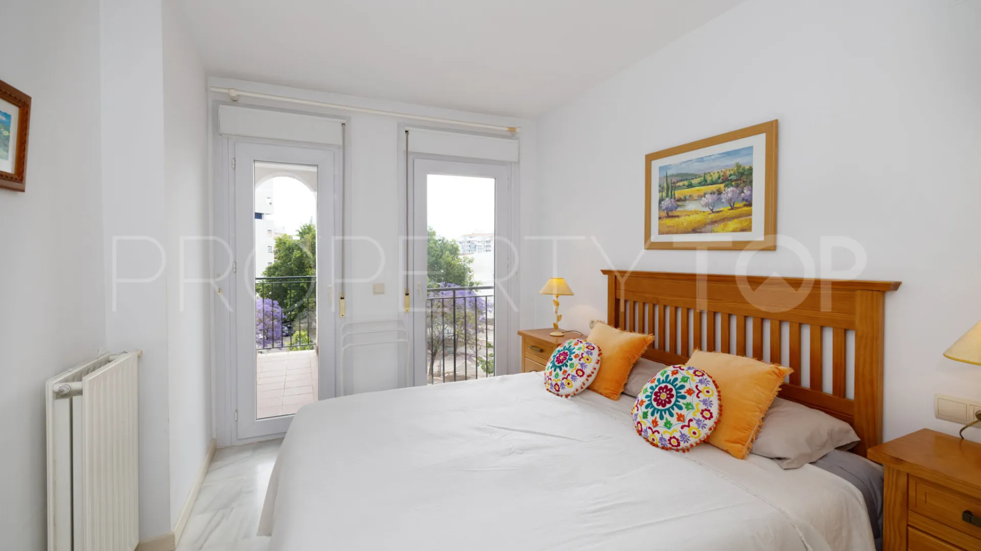 Apartamento en venta en Estepona Puerto con 3 dormitorios