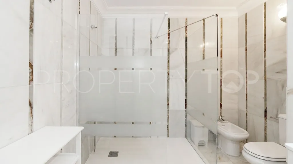 Apartamento a la venta en Estepona Puerto de 3 dormitorios