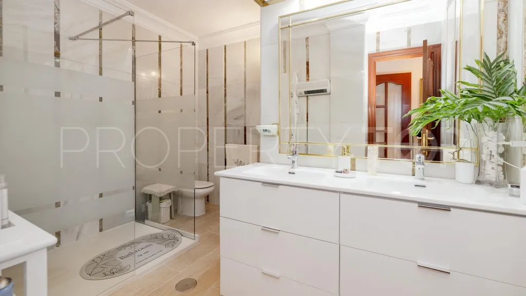 Apartamento a la venta en Estepona Puerto de 3 dormitorios