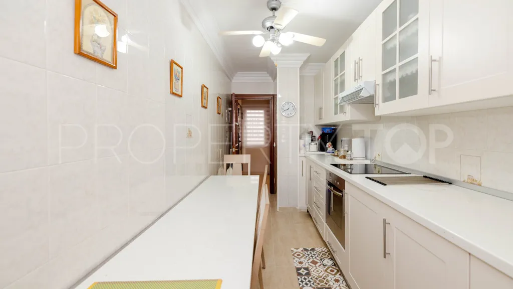 Apartamento a la venta en Estepona Puerto de 3 dormitorios