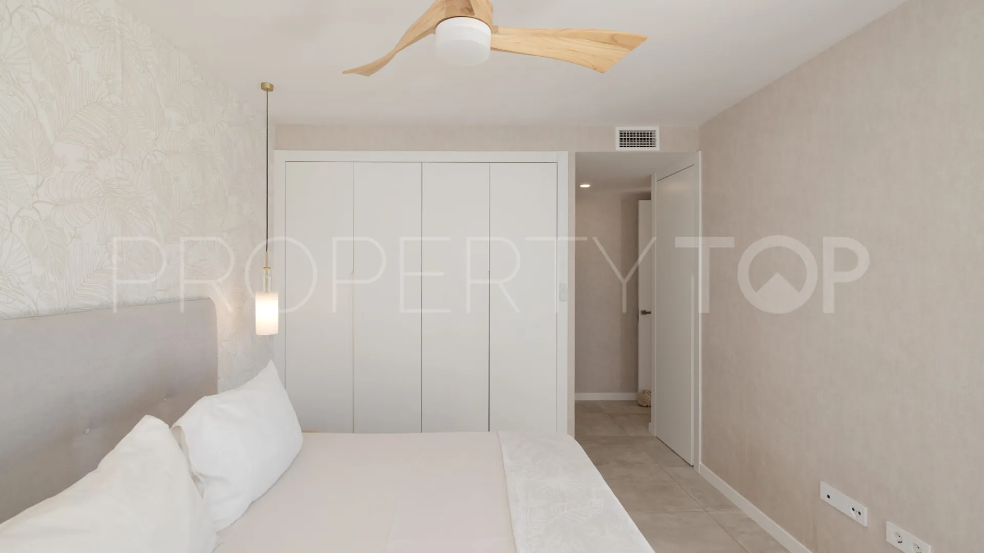 Apartamento en venta en Estepona Puerto