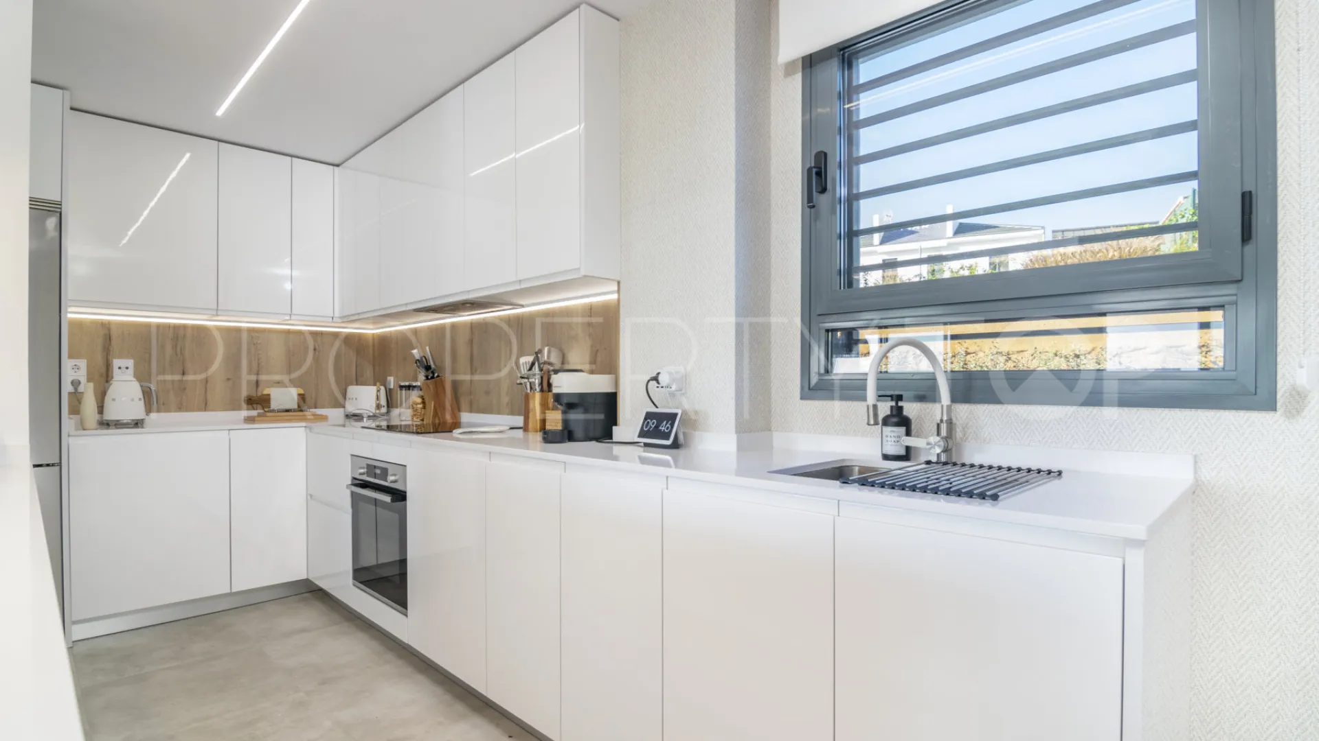Apartamento en venta en Estepona Puerto