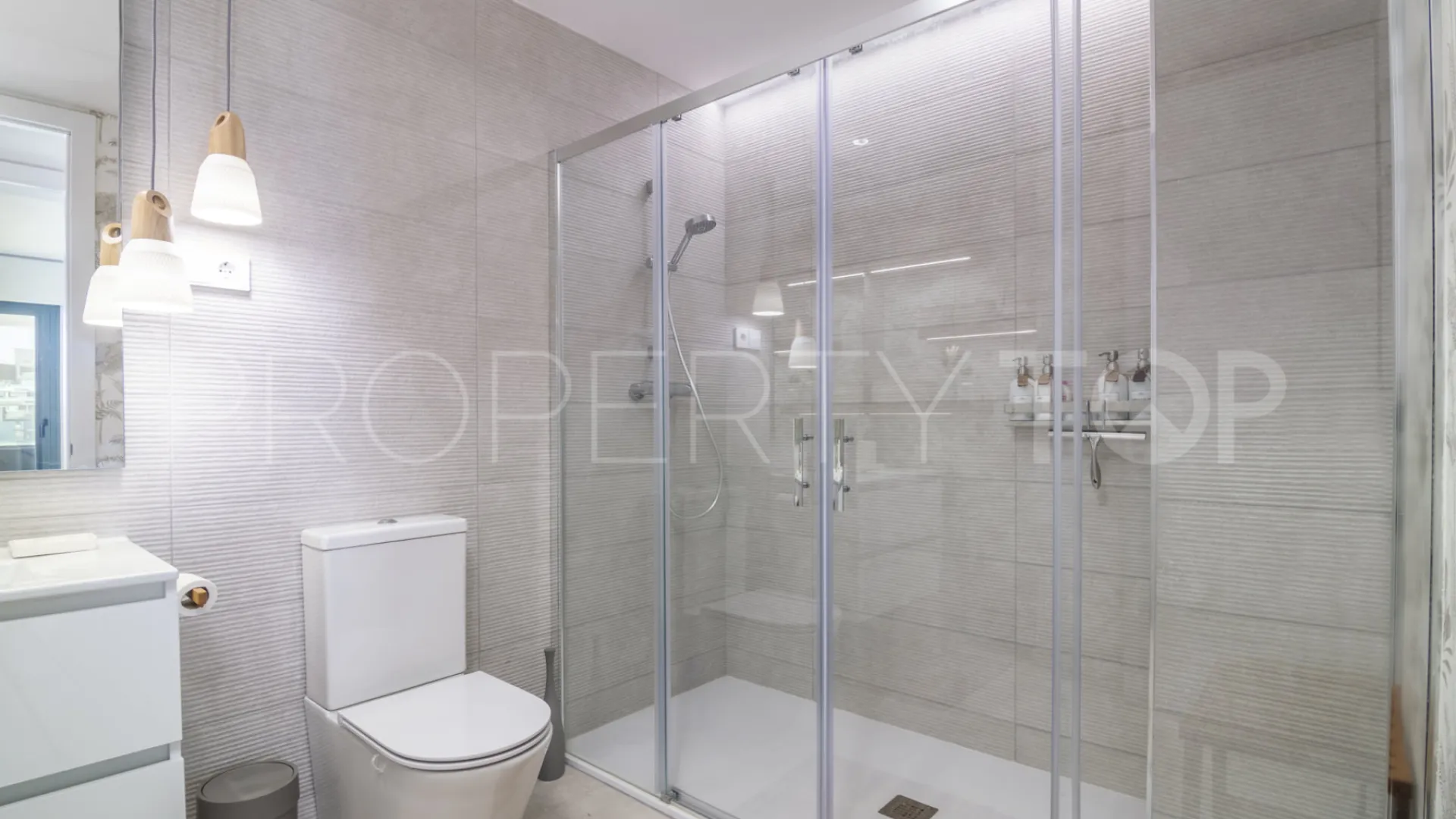 Apartamento en venta en Estepona Puerto
