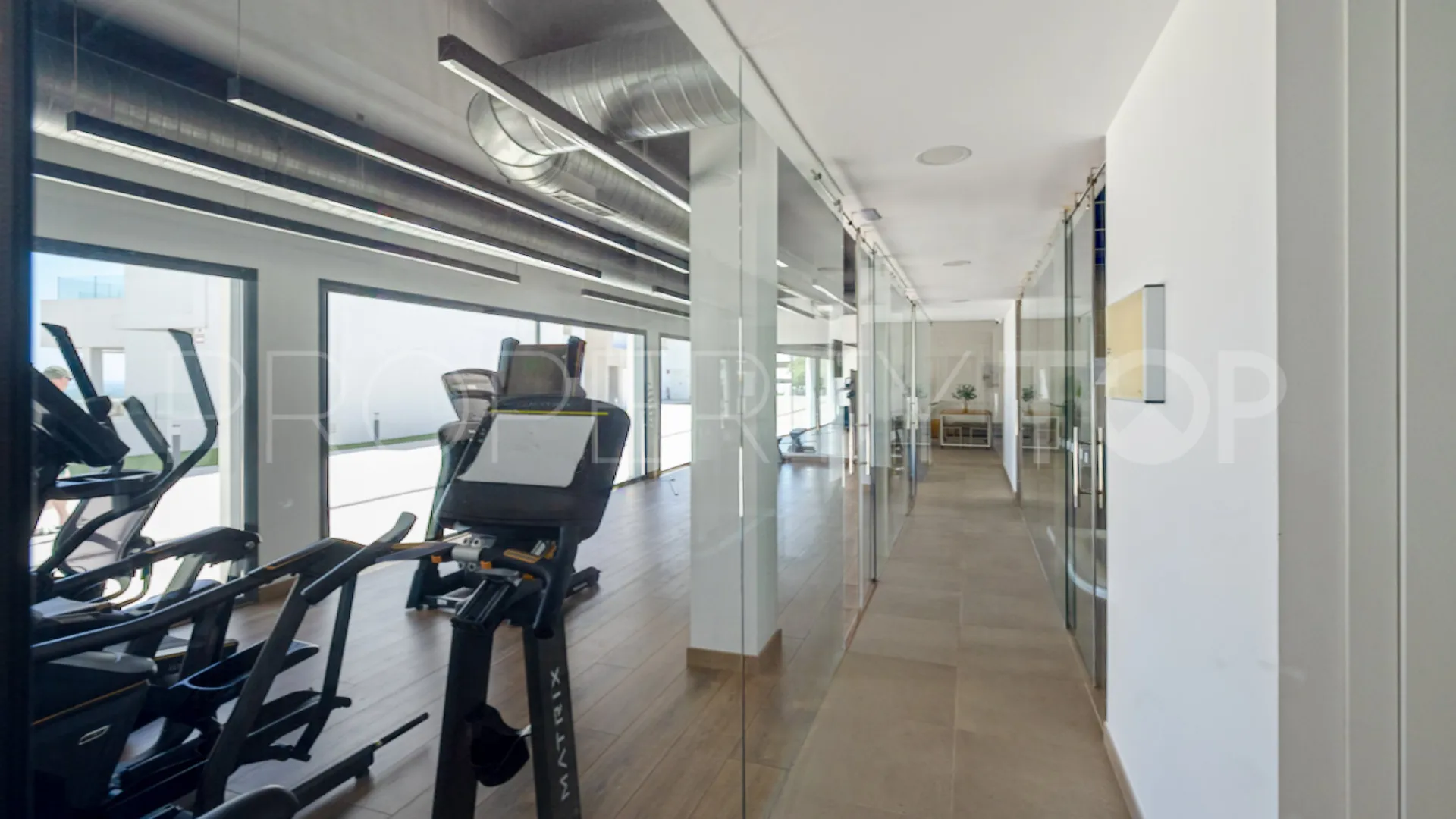 Apartamento en venta en Estepona Puerto