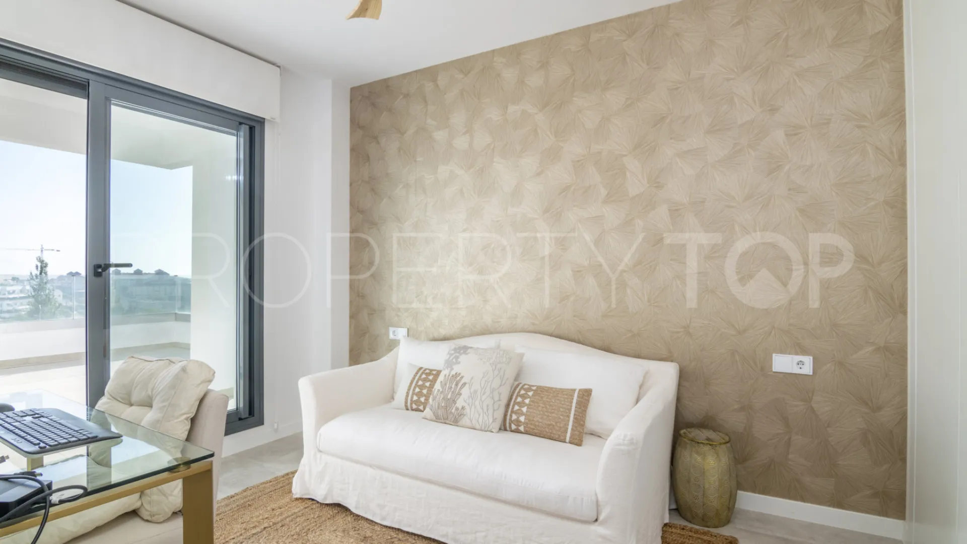 Apartamento en venta en Estepona Puerto